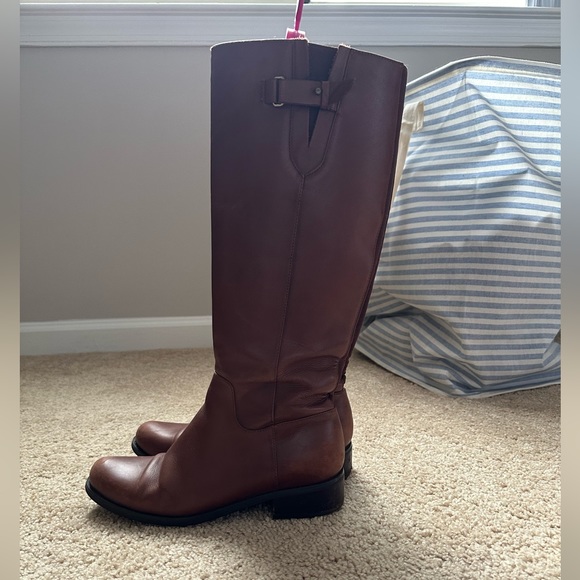 Blondo Brown Heeled Boots - Picture 9 of 12